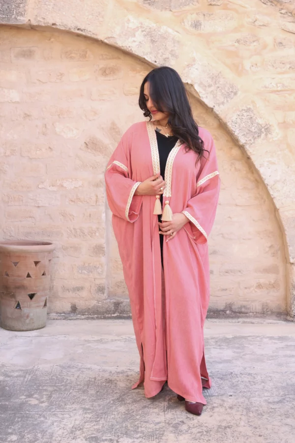 jobba Abaya rose en tissu Hayek brodé
