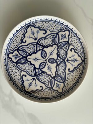 dbf1b6ad-bce5-4f91-b827-f889399f2487 Assiette en céramique artisanale